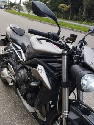 TRIUMPH STREET TRIPLE 765 RS 